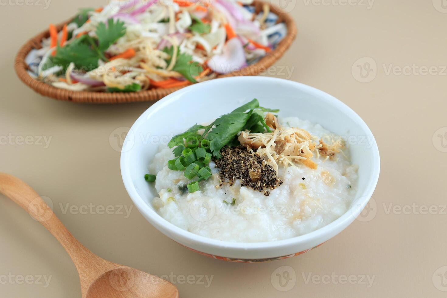 chao Géorgie, vietnamien poulet bouillie, servi avec nom de vie poulet salade vas-y Géorgie photo