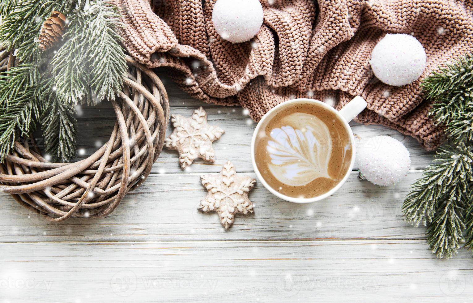 composition de noël avec des biscuits et du café photo