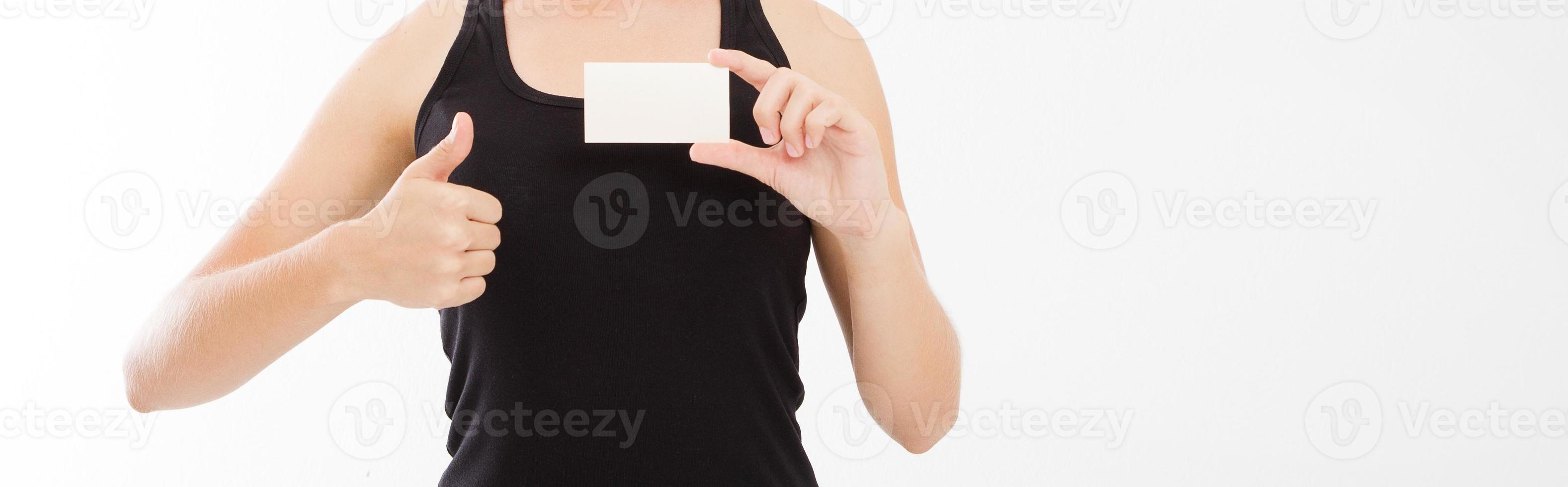 Portrait recadré femme,fille montrant businesscard isolated on white, blank photo