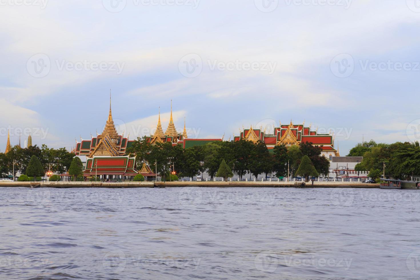 Palais royal de Wat Phra Kaew photo