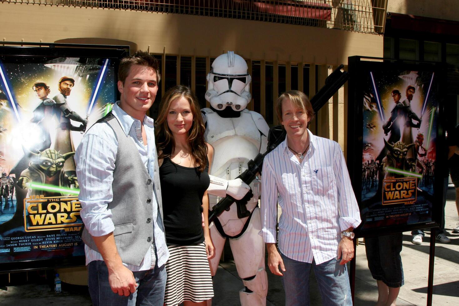 mat lanterne, Catherine taber, et James arnold taylor étoile guerres le cloner guerres première égyptien théâtre los anges, Californie août dix, 2008 photo