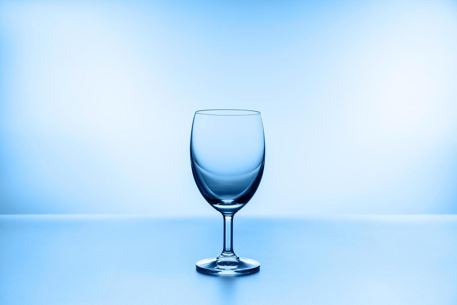 verre à vin transparent. photo