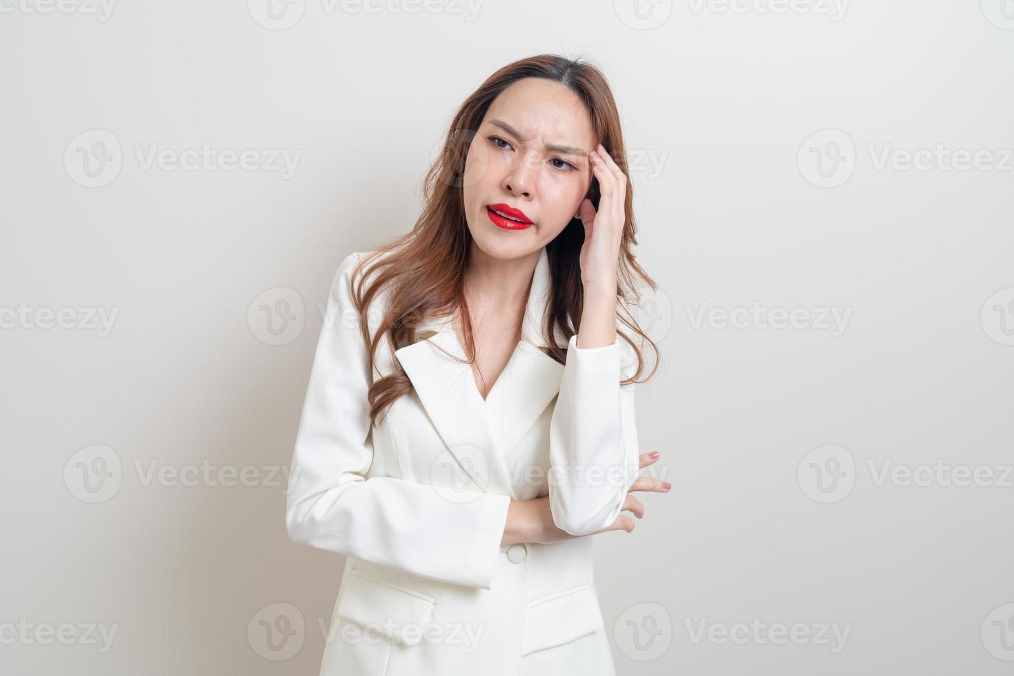 portrait belle femme en colère, stress, inquiétude ou plainte photo