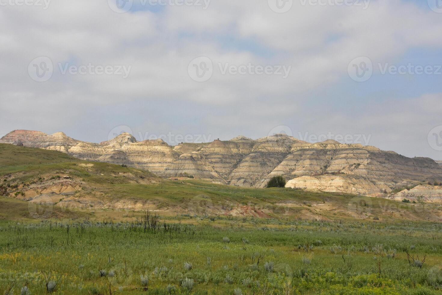 incroyable badlands paysage dans Nord Dakota dans le été photo