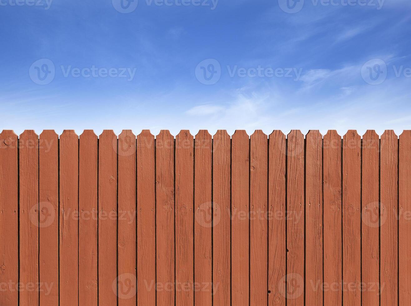 clôture en bois parallèle barres, peint marron. photo