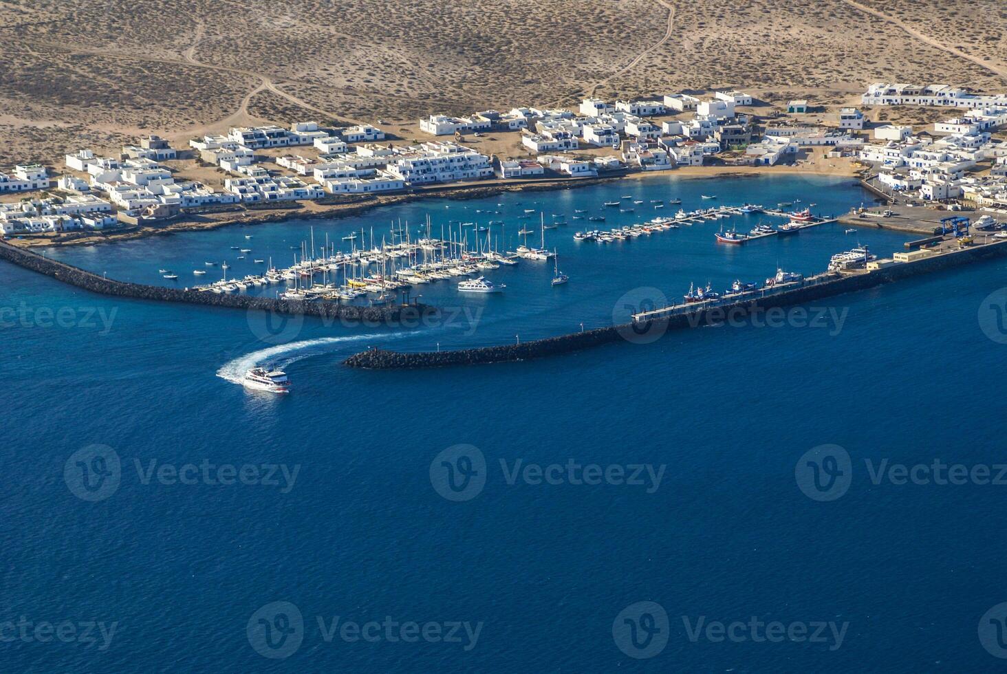 vue à la graciosa île de mirador del Rio. lanzarote, canari îles, Espagne. photo