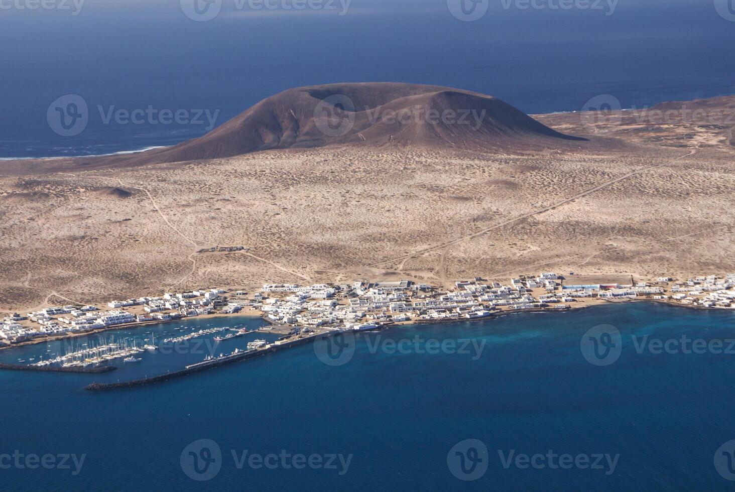 vue à la graciosa île de mirador del Rio. lanzarote, canari îles, Espagne. photo