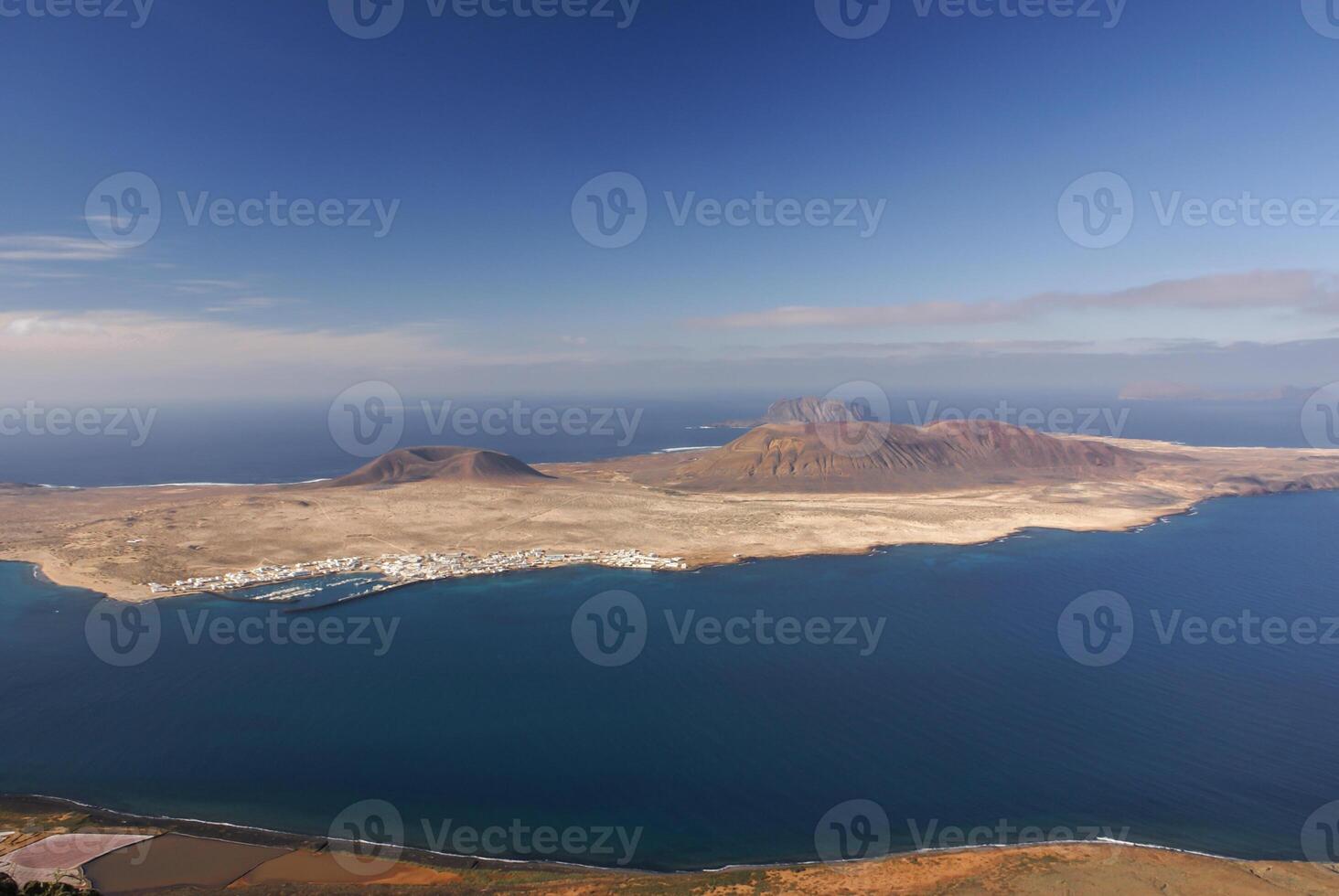 vue à la graciosa île de mirador del Rio. lanzarote, canari îles, Espagne. photo