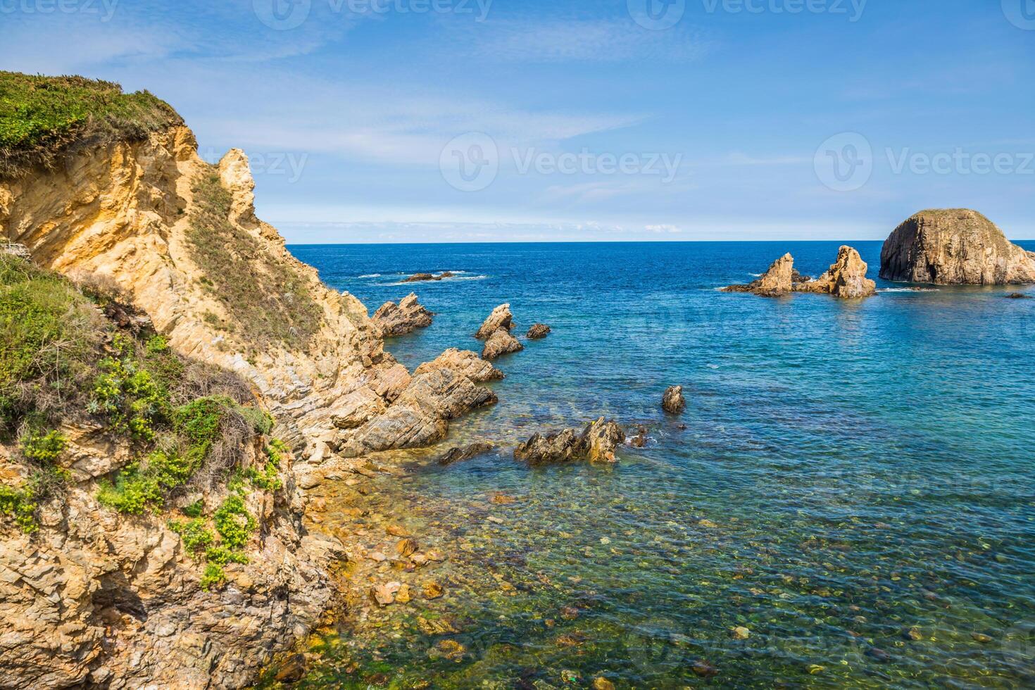 rocheux côte de Espagne. galice photo