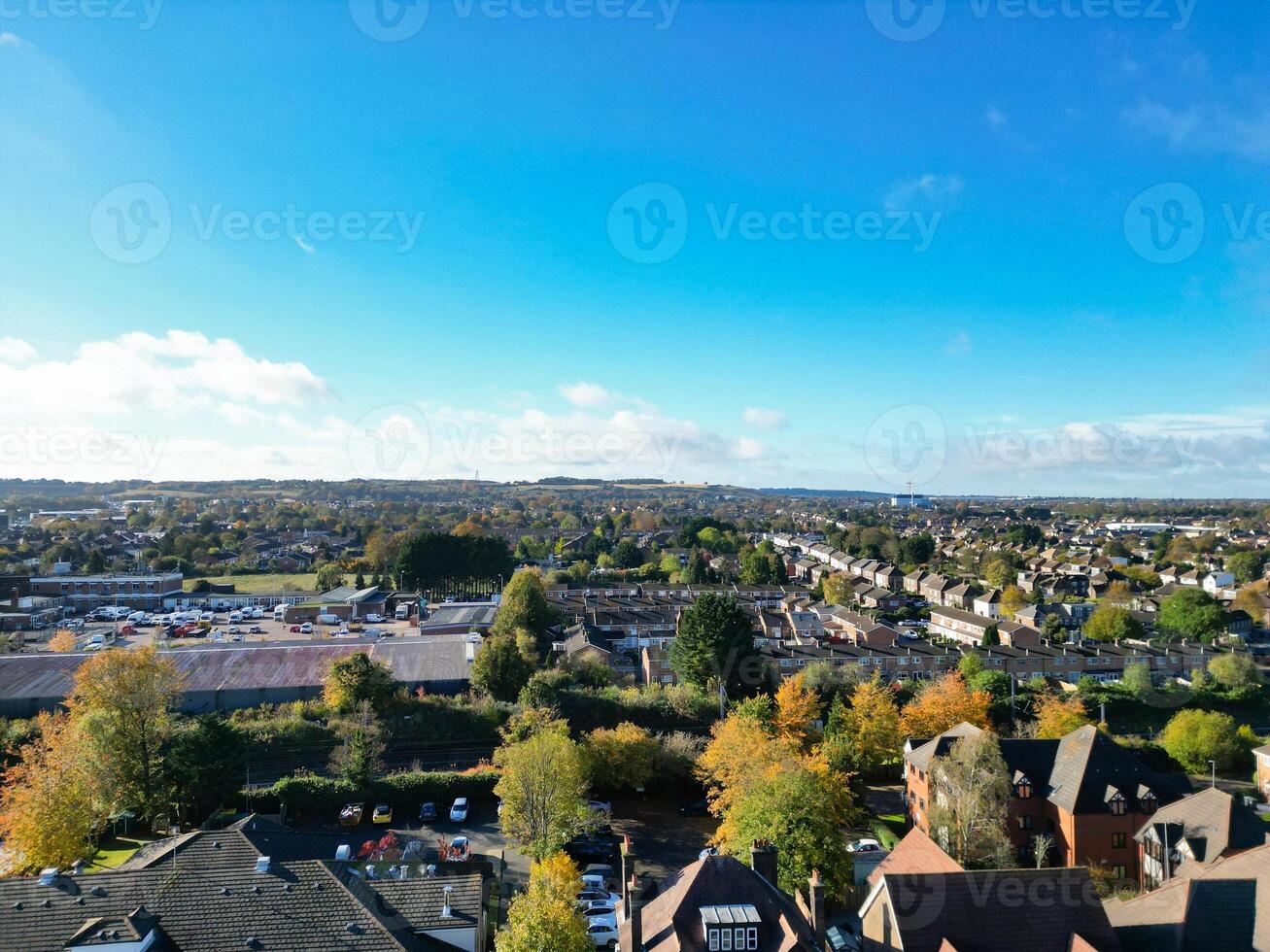 haute angle vue de Nord luton ville de Angleterre Royaume-Uni pendant du froid et brillant journée de l'hiver. novembre 7ème, 2023 photo