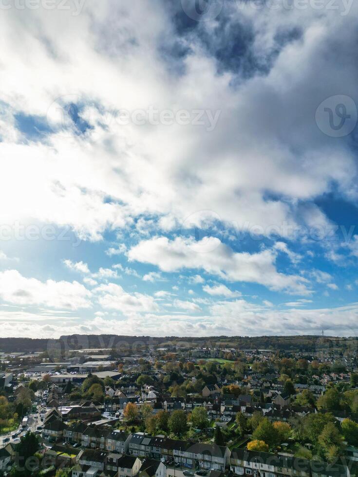 haute angle vue de Nord luton ville de Angleterre Royaume-Uni pendant du froid et brillant journée de l'hiver. novembre 7ème, 2023 photo