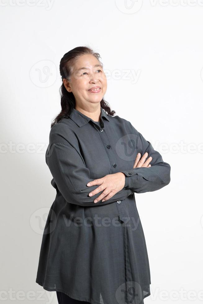 femme asiatique âgée photo