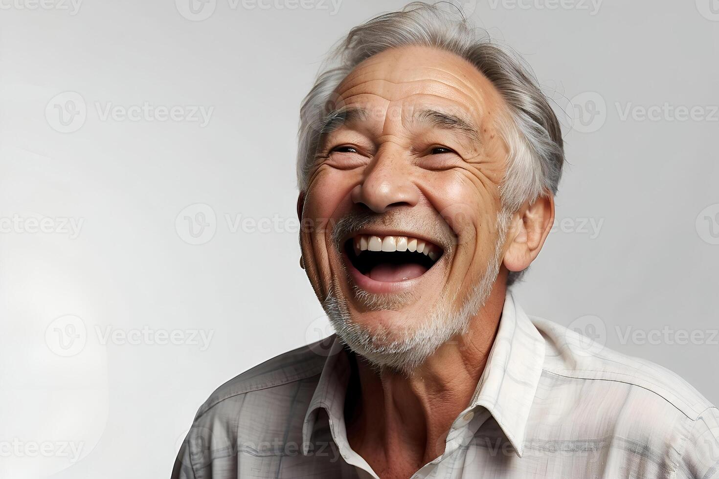 ai généré studio portrait de un personnes âgées blanc homme avec gris cheveux en riant. photo