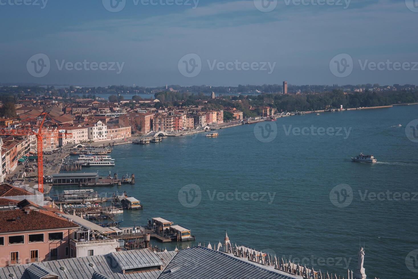 aérien vue de Venise, Italie paysage urbain avec non bateaux ou des ponts, de yeux d'oiseau perspective. photo