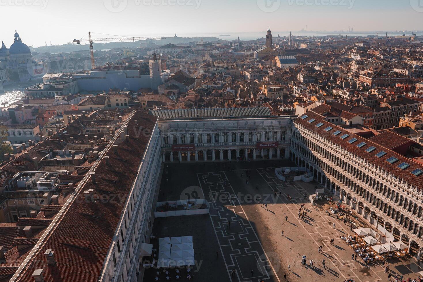 Venise paysage urbain avec gothique, Renaissance, et baroque architecture, carrelage rouge toits, et pittoresque canaux photo