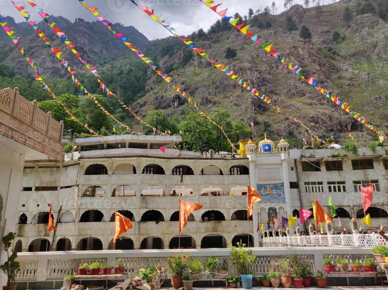 26e mai 2022 gurudwara sahib gurudwara avec chaud ressorts dans Manikaran, Himachal Pradesh photo