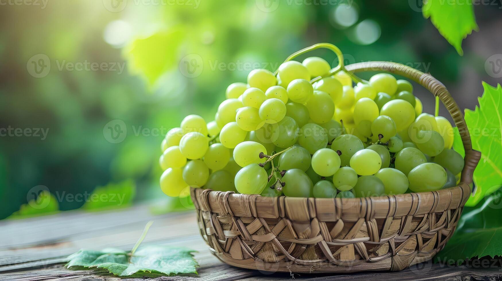 ai généré vert grain de raisin dans bambou panier sur en bois table dans jardin, éclat muscat grain de raisin avec feuilles dans brouiller Contexte. photo