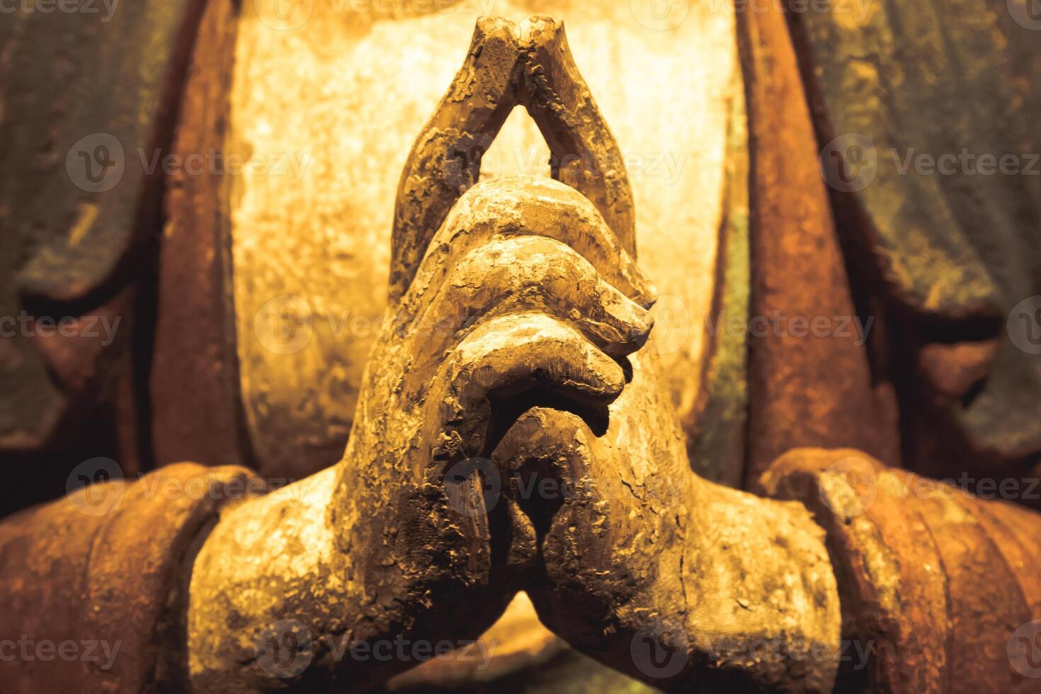 Bouddha statue - concept de Zen, spiritualité, paix. mains geste. photo