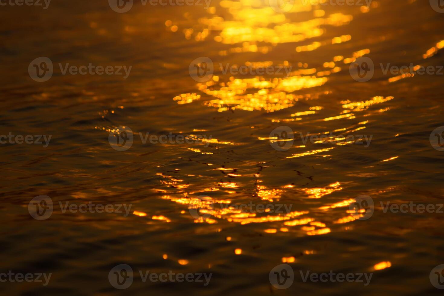 le coucher du soleil ciel sur le Lac photo