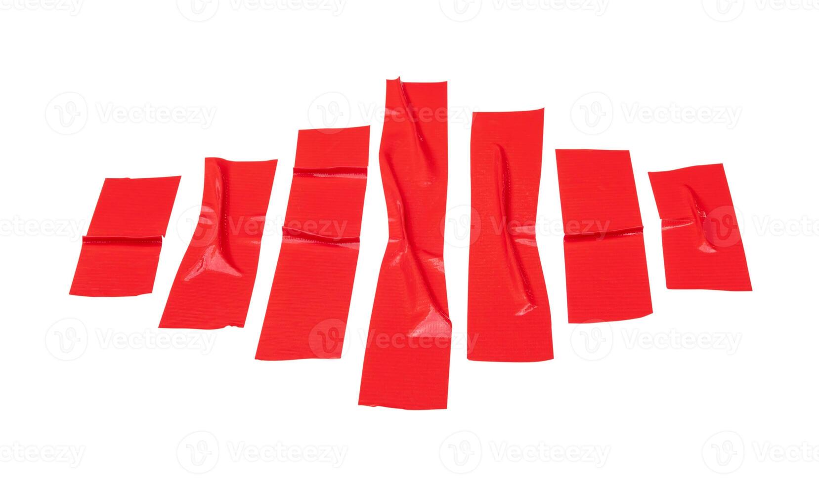 Haut vue ensemble de rouge adhésif vinyle ruban ou tissu ruban rayures isolé sur blanc Contexte avec coupure chemin photo