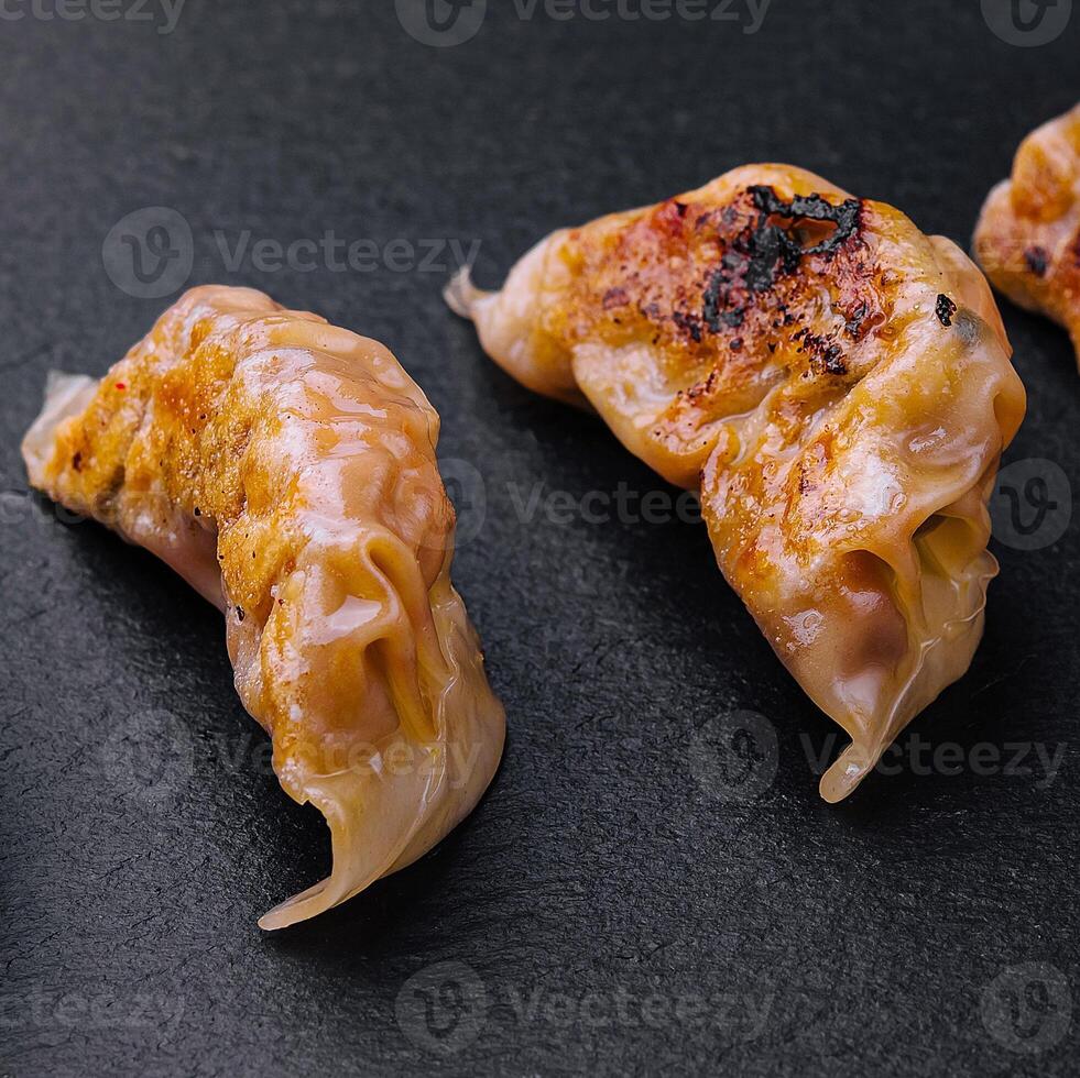 gyoza ou Dumplings casse-croûte proche en haut photo