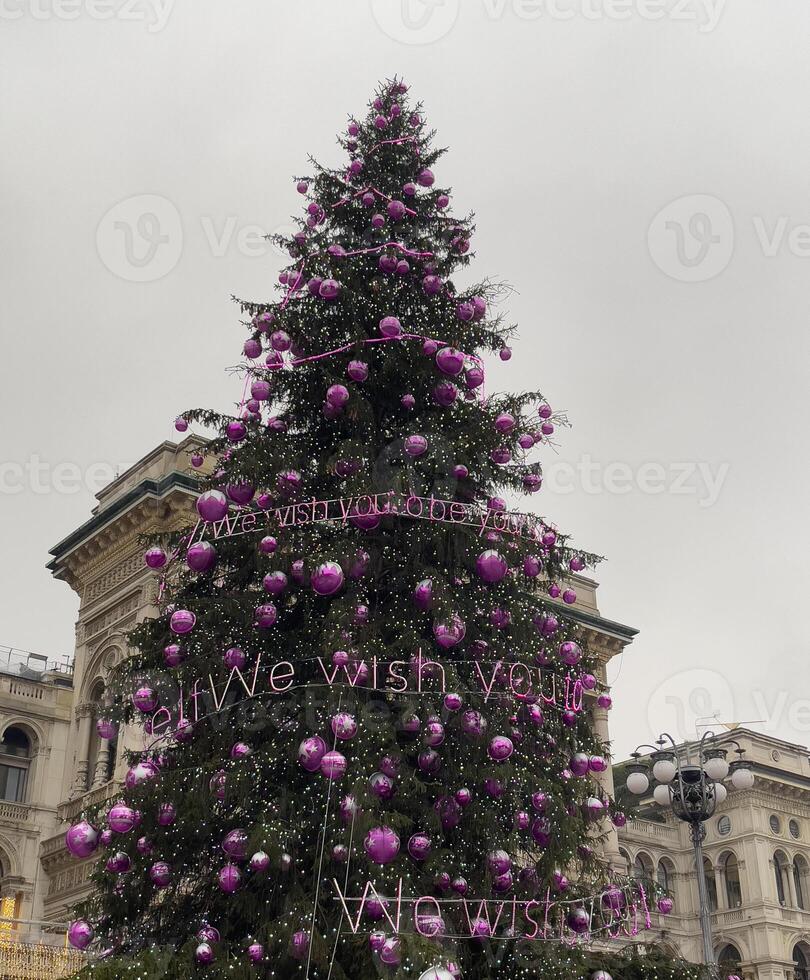 une Noël arbre dans Milan photo