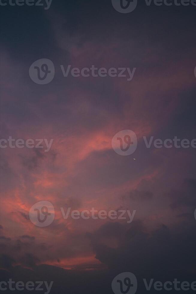 magnifique vues de le le coucher du soleil ciel et lever du soleil ciel avec coloré des nuages photo