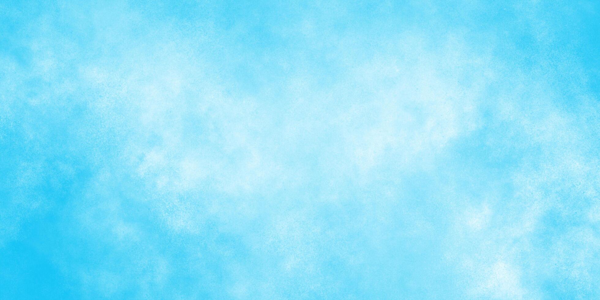 abstrait magnifique doux nuageux ciel bleu aquarelle Contexte avec minuscule des nuages, peint tacheté bleu Contexte avec ancien bleu papier texture, blanc nuage et bleu ciel des nuages, turquoise texture. photo