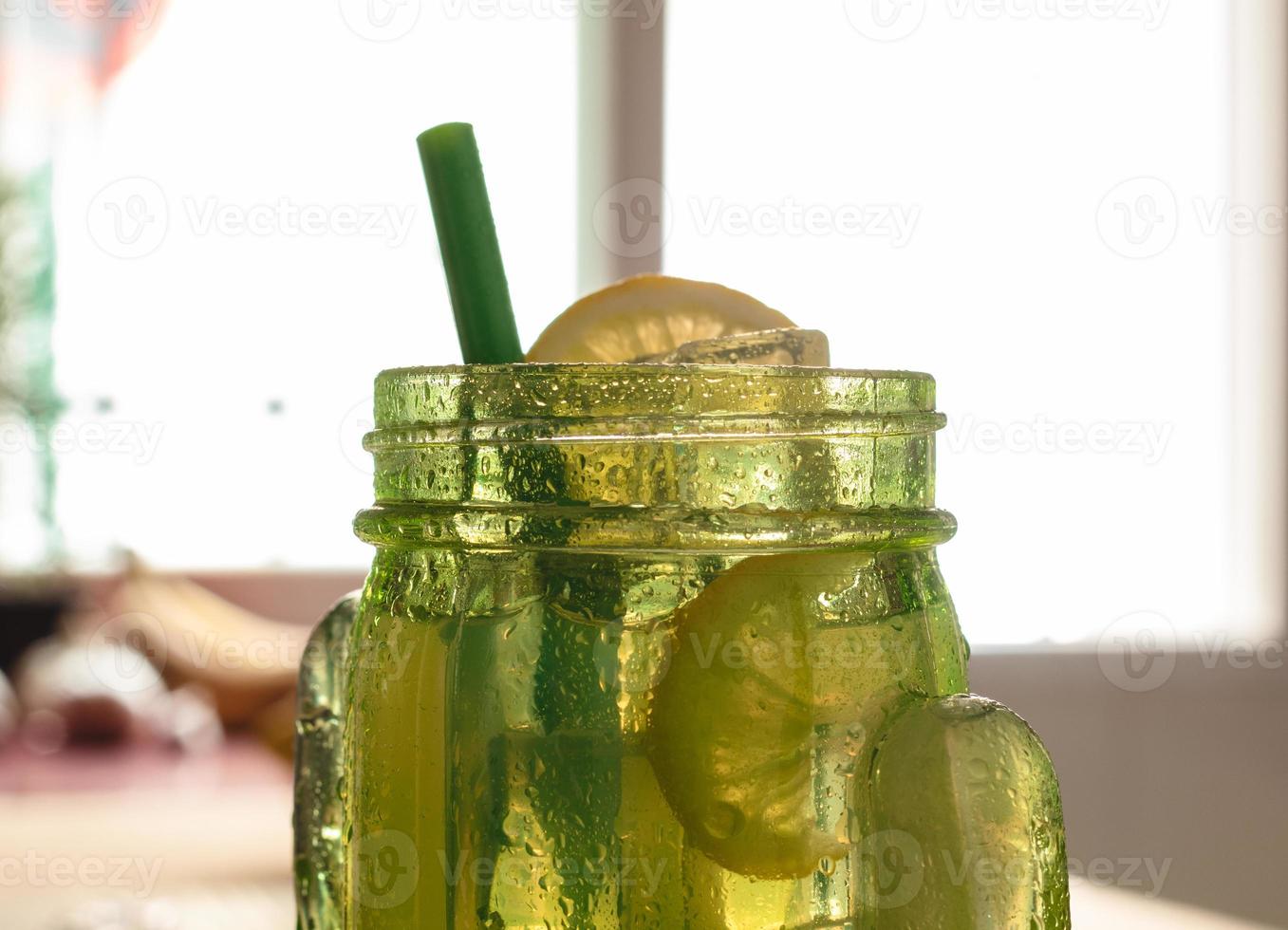 limonade fraîche en pot prête à boire photo