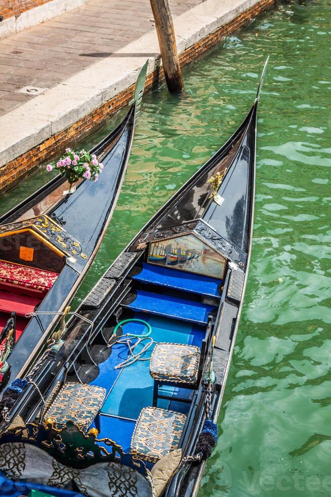 gondoles dans canal -symbole de Venise ,Italie photo