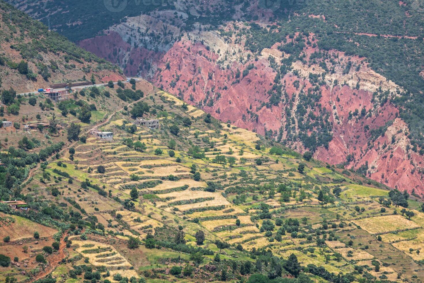 le haute atlas montagnes dans Maroc photo