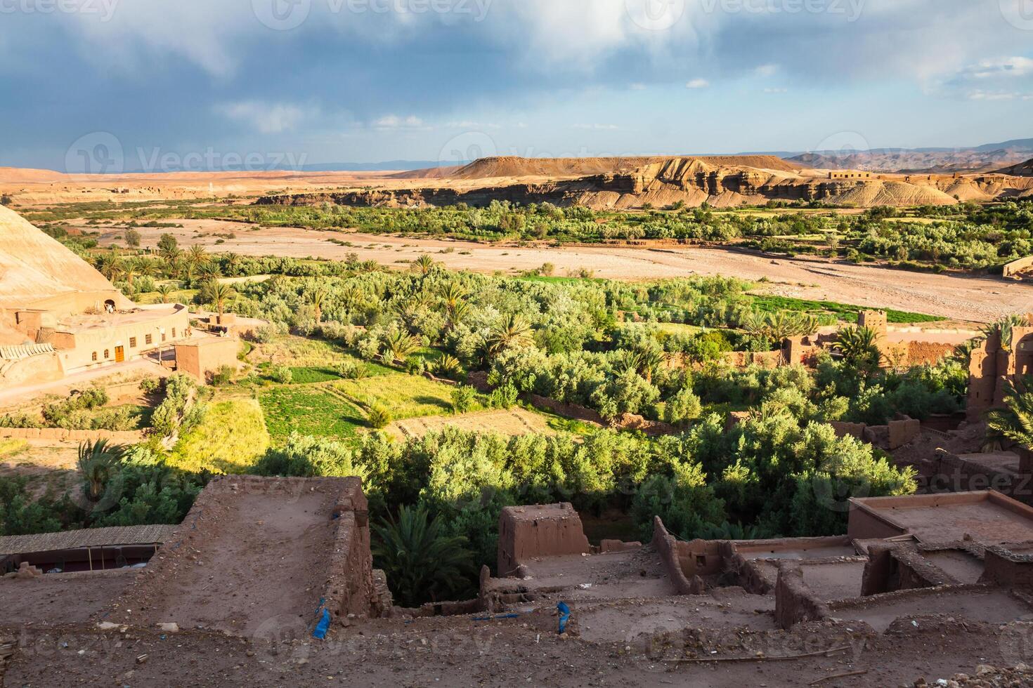 ayez benhaddou est une fortifié ville, ou ksar, le long de le ancien caravane route entre le Sahara et Marrakech dans Maroc. photo