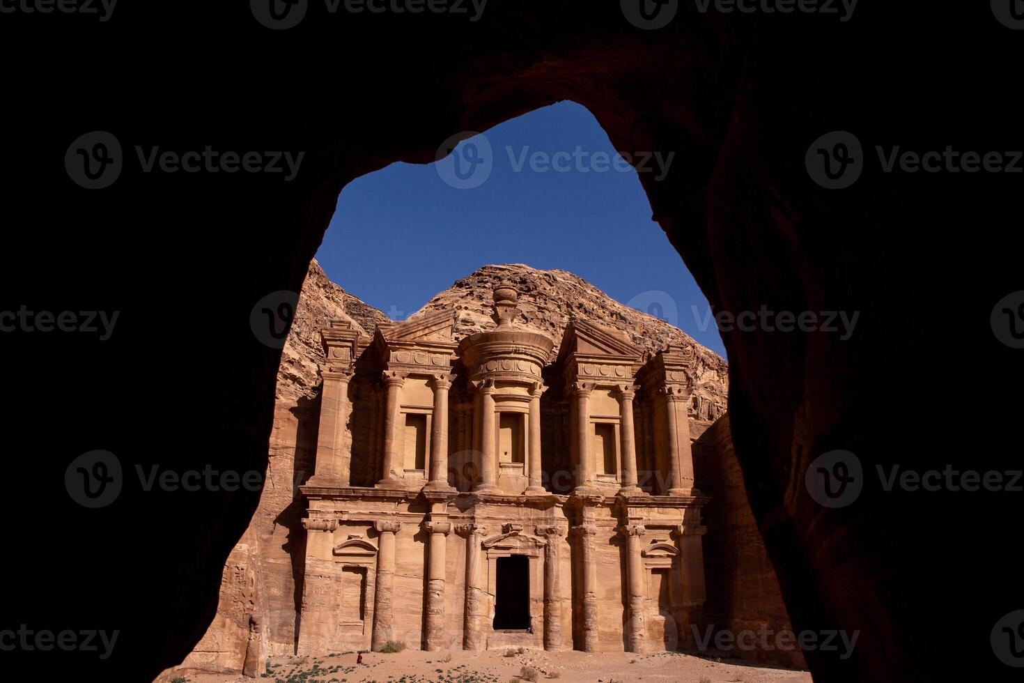 beauté de rochers et ancien architecture dans Pétra, Jordan. ancien temple dans Pétra, Jordan. photo