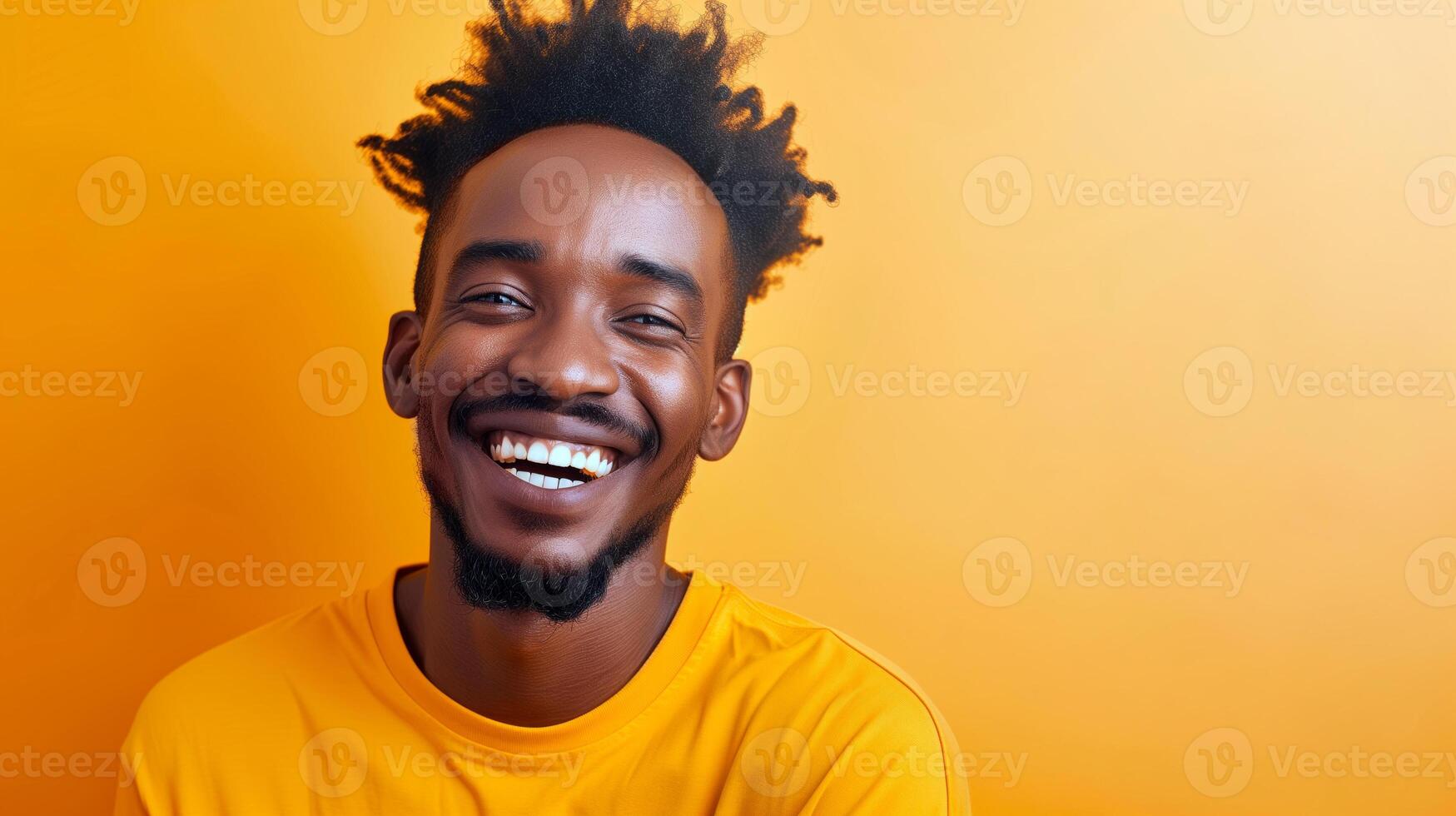 ai généré studio portrait de noir homme souriant à le caméra plus de Jaune Contexte. photo