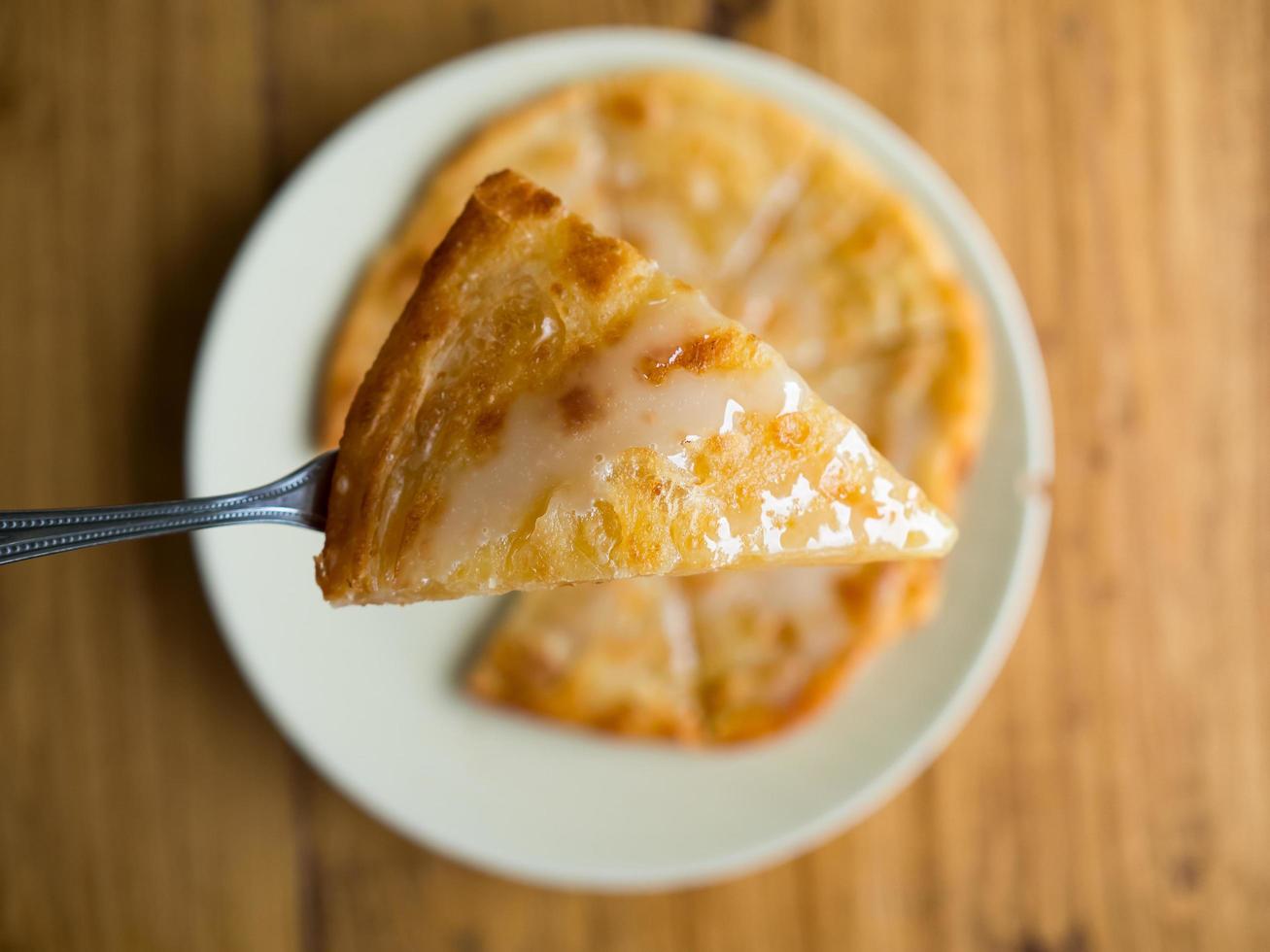 roti avec du lait concentré sucré. photo