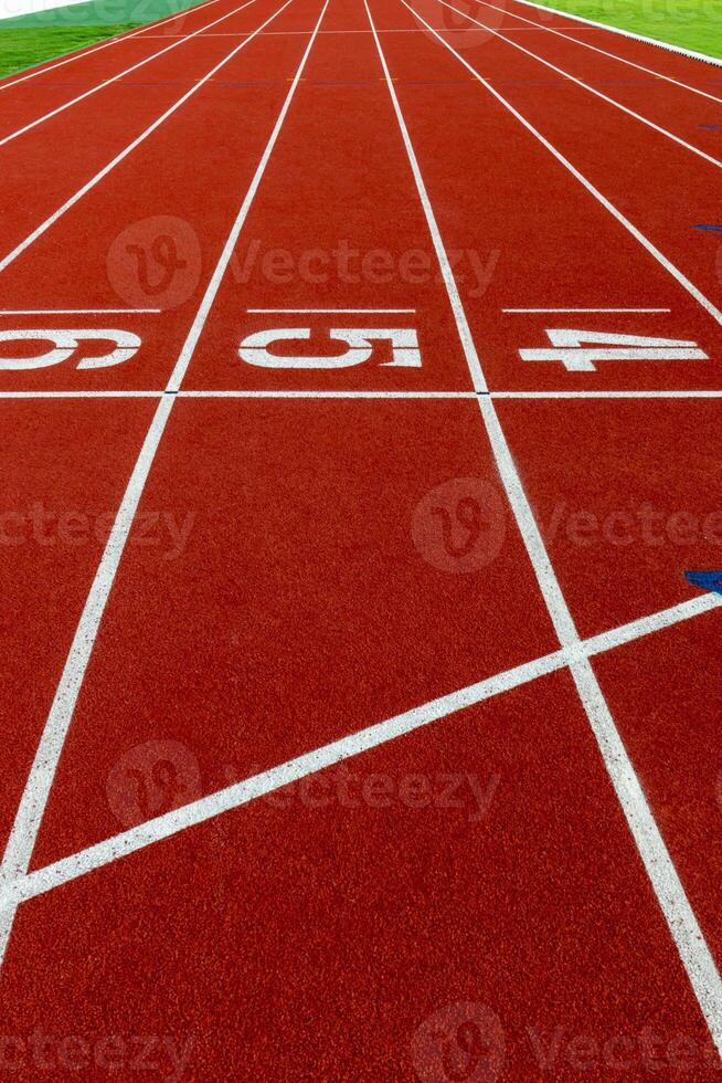 rouge tapis roulant à le stade photo