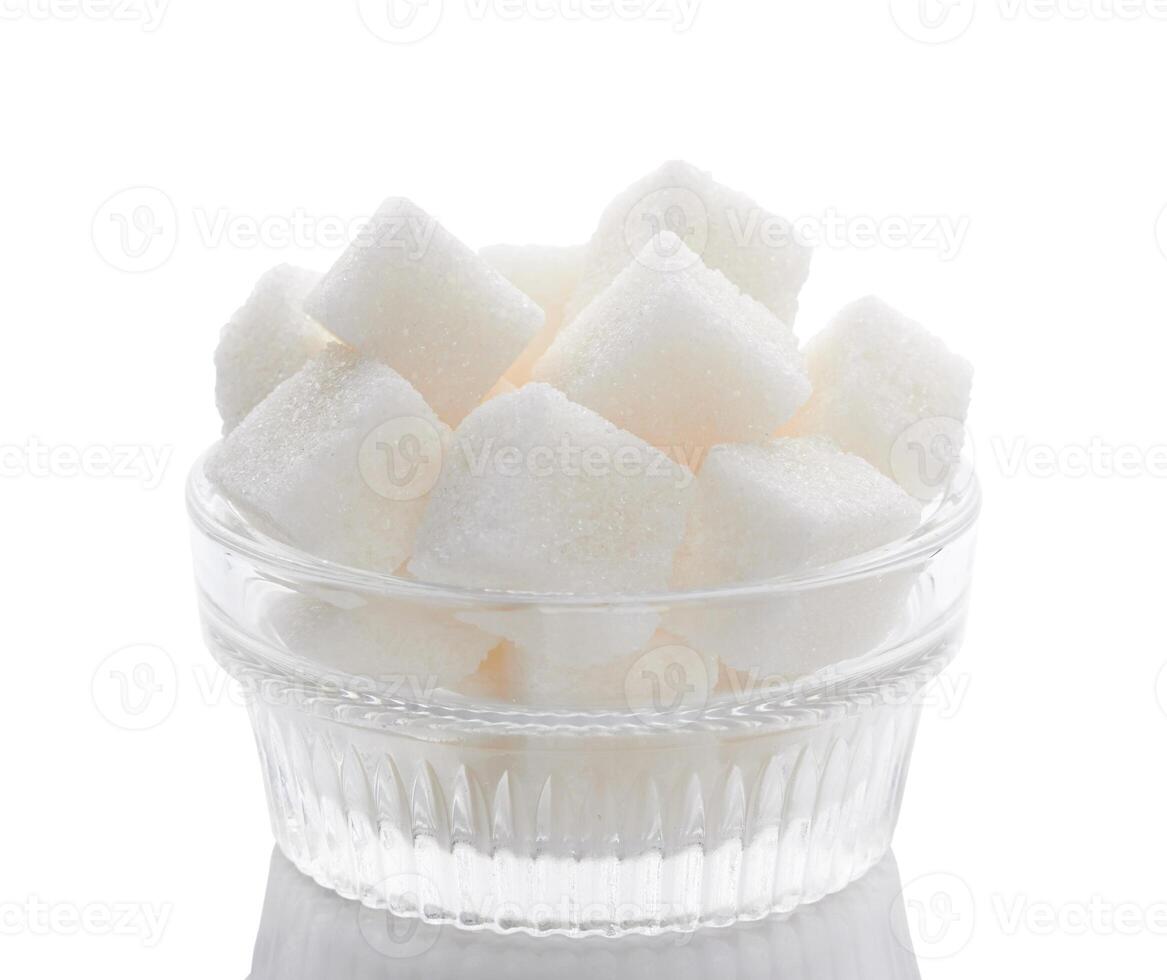 sucre cubes sur blanc photo