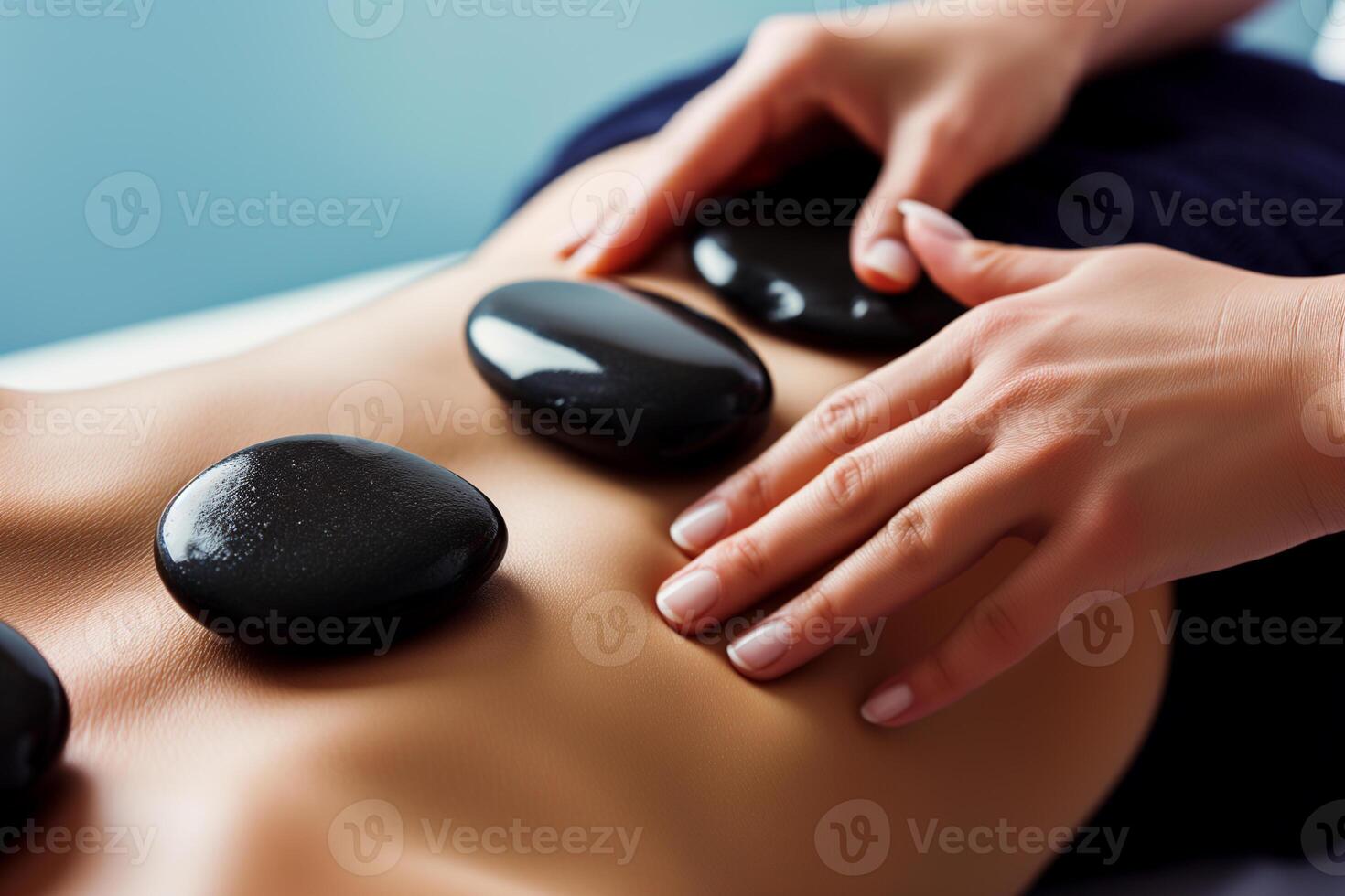 ai généré fermer de une femme ayant une chaud pierre massage dans spa salon photo