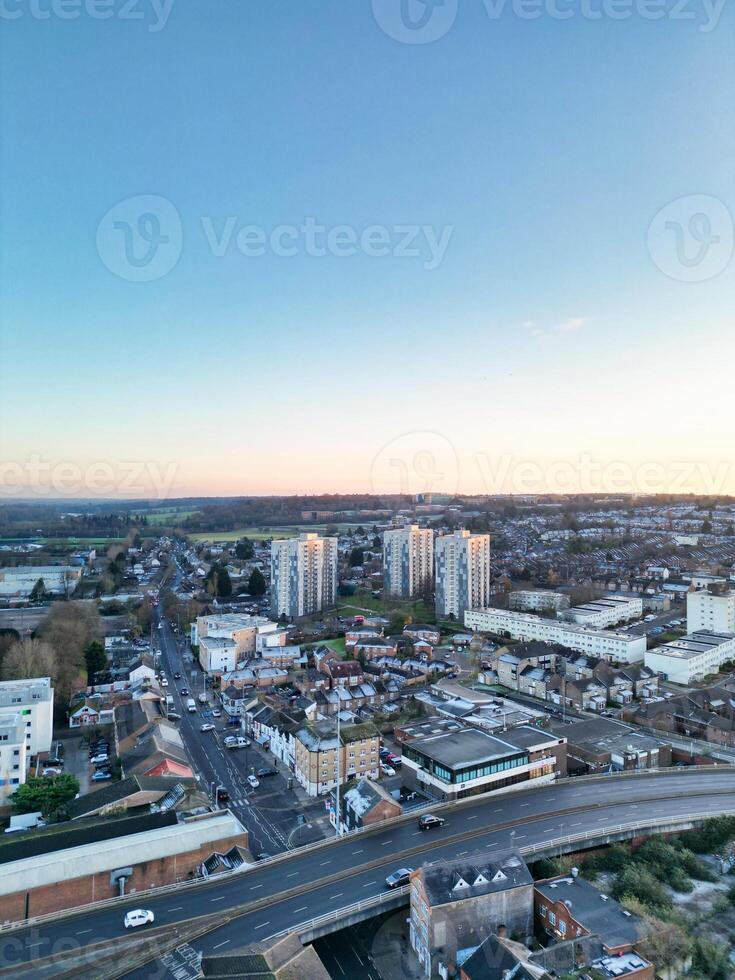 haute angle vue de bâtiments à ville centre et centre ville de luton, Angleterre uni Royaume. déc 1er, 2023 photo