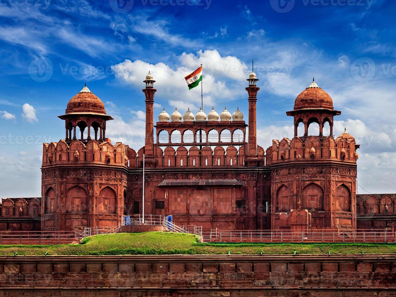 rouge fort lal qila avec Indien drapeau. Delhi, Inde photo