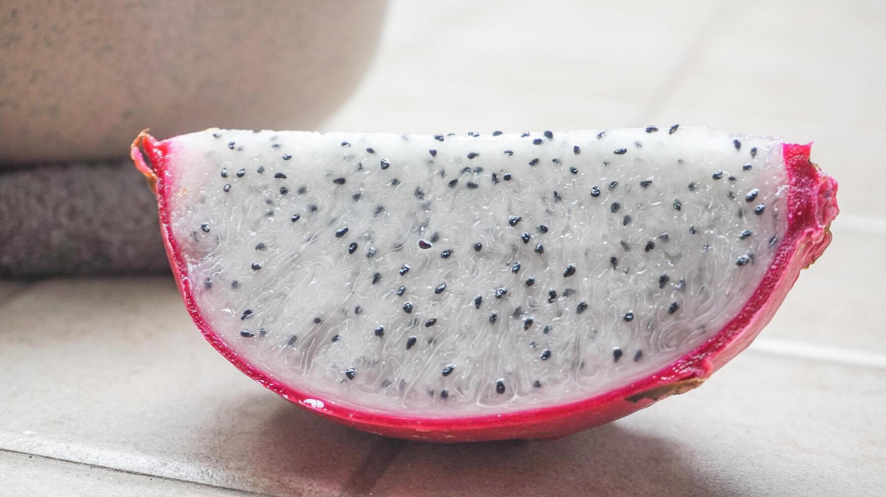 buah naga ou dragon fruit pour en bonne santé personnes, sucré fruit photo