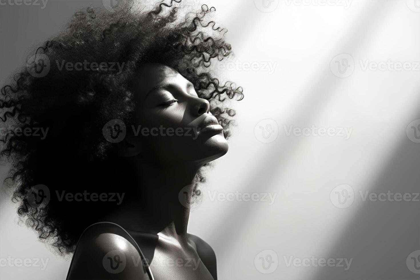 ai généré femelle monochrome portrait insouciant calme africain américain Jeune femme avec afro coiffure avec fermé yeux sur une Contexte avec ombres avec copie espace photo