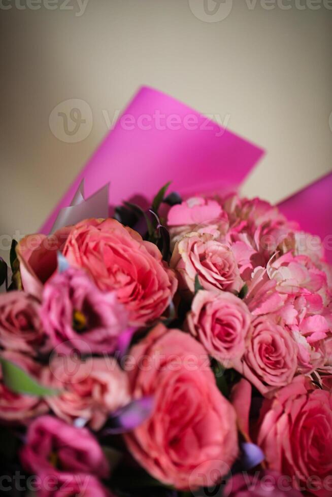 rose des roses bouquet avec rubans photo