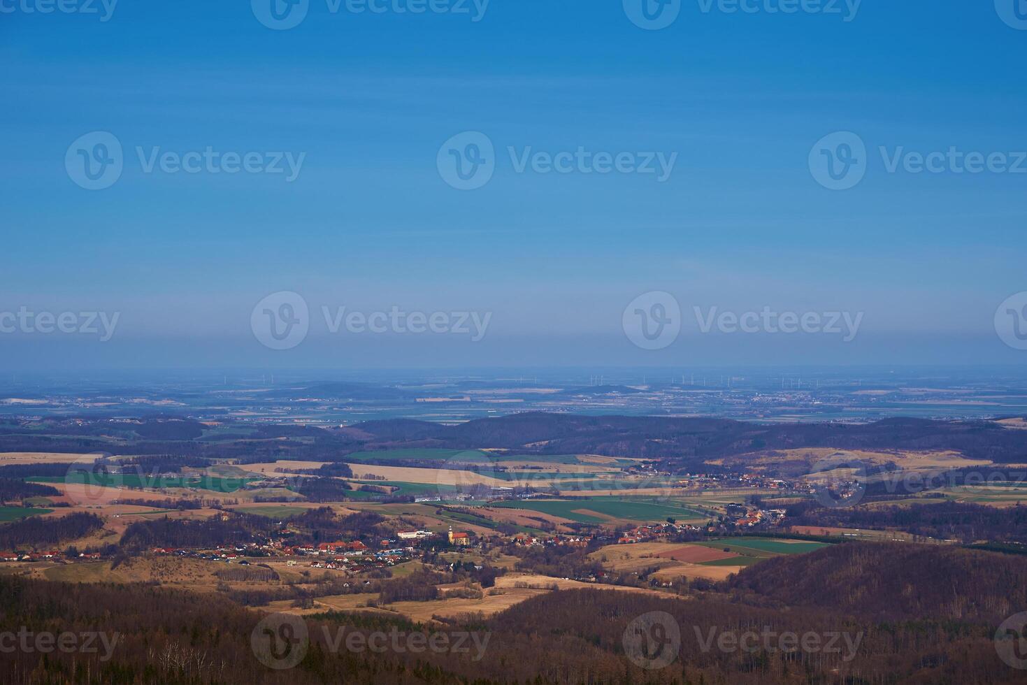 Naturel paysage avec Montagne gammes et vallées photo