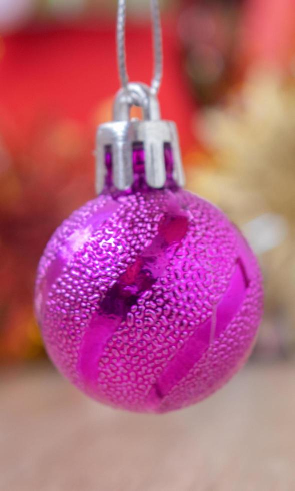 boule de noël sur fond de noël photo