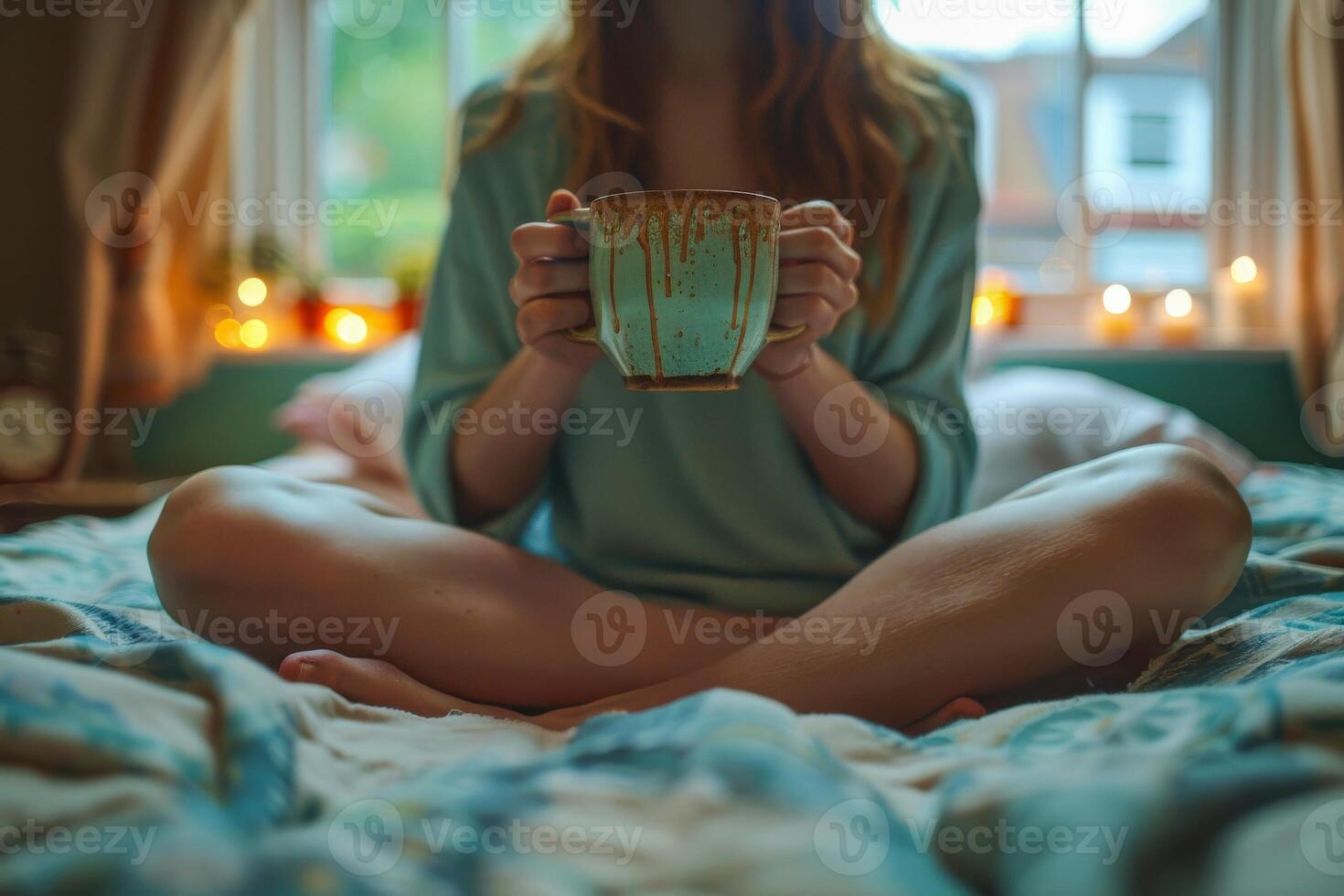 ai généré une la personne est assis jambes croisées sur une lit, berceau une tasse, incorporant une moment de paisible solitude dans doux, Naturel lumière photo