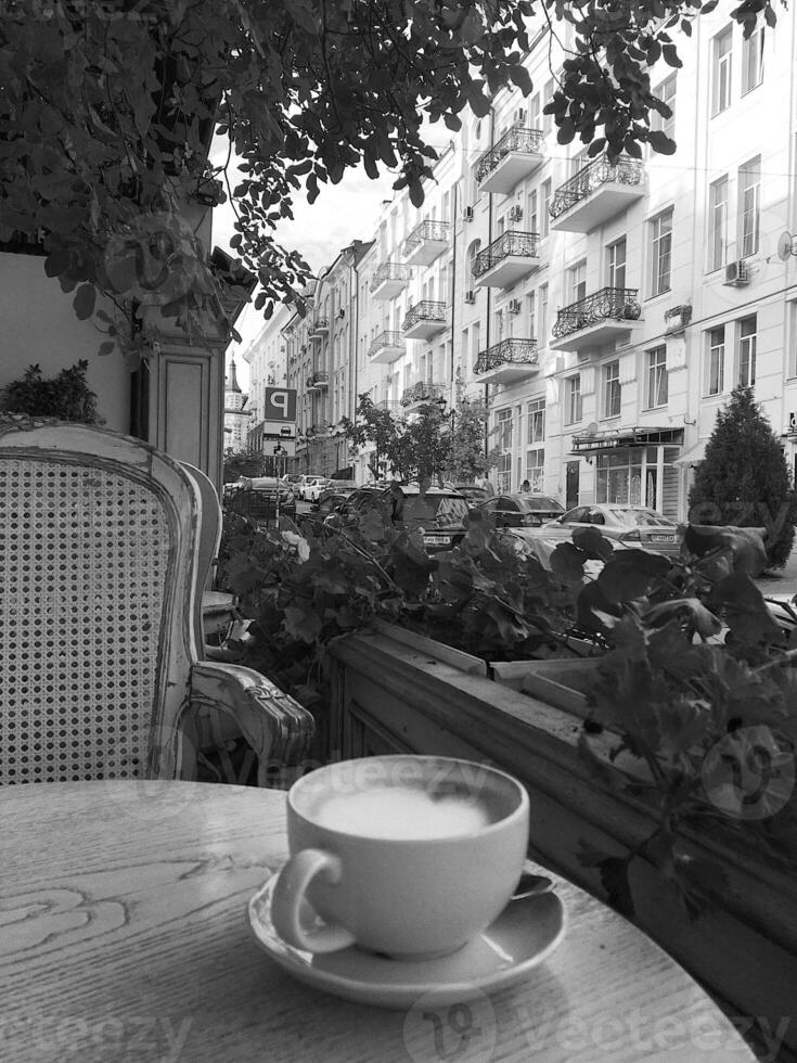 café tasse proche vue noir et blanc photo arrière-plan, tasse de thé ou café sur le table