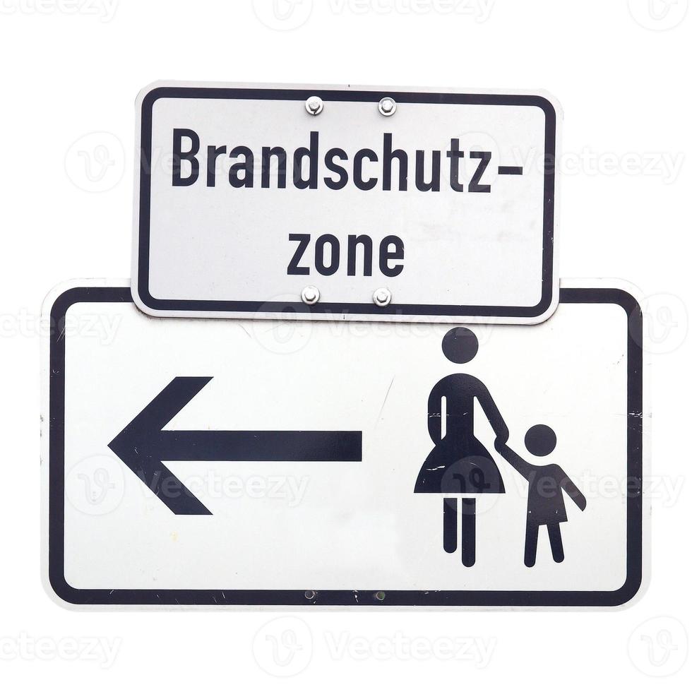signe allemand isolé sur blanc. protection incendie brandchutz-zone photo