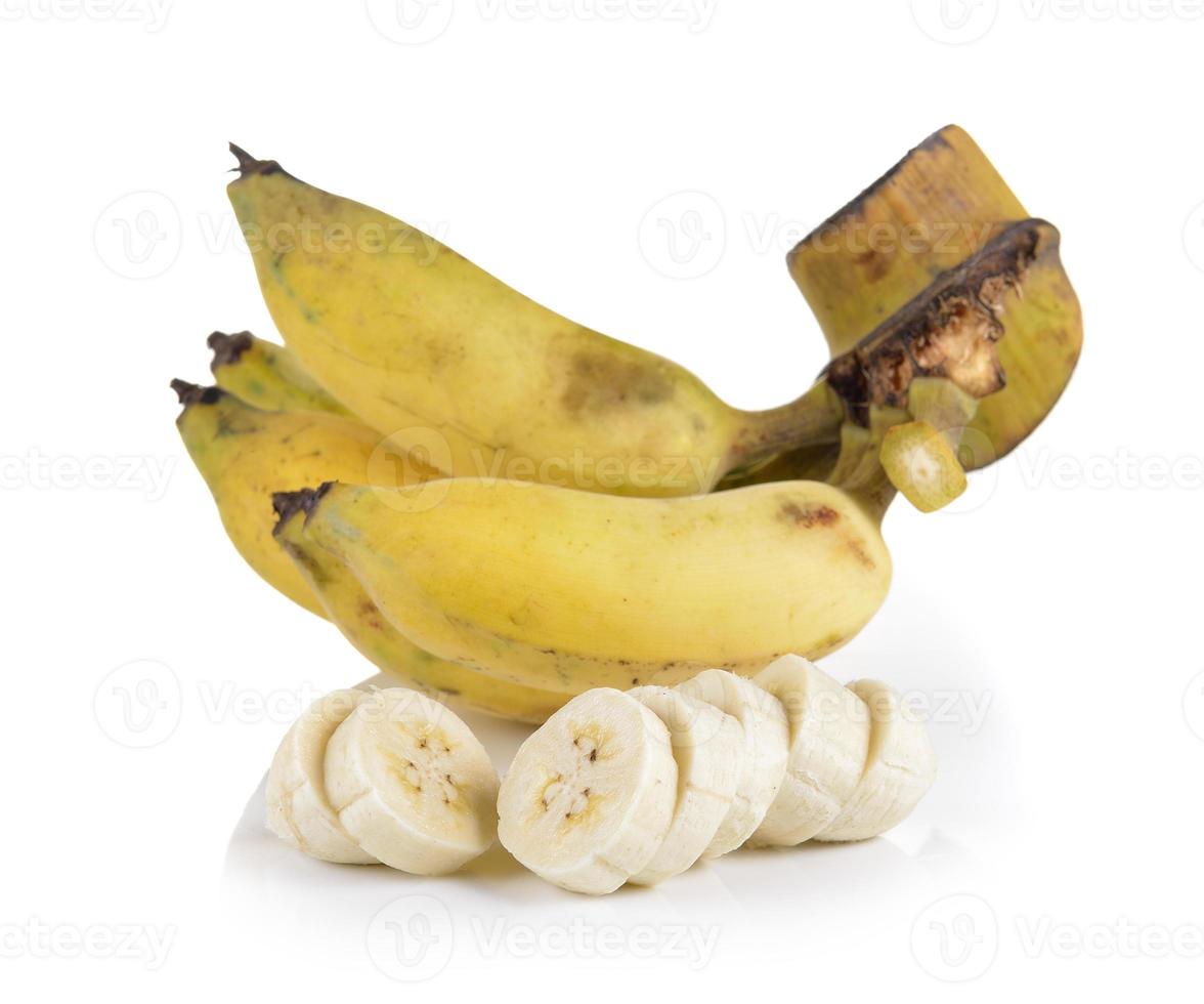 Banane cultivée isolé sur fond blanc photo