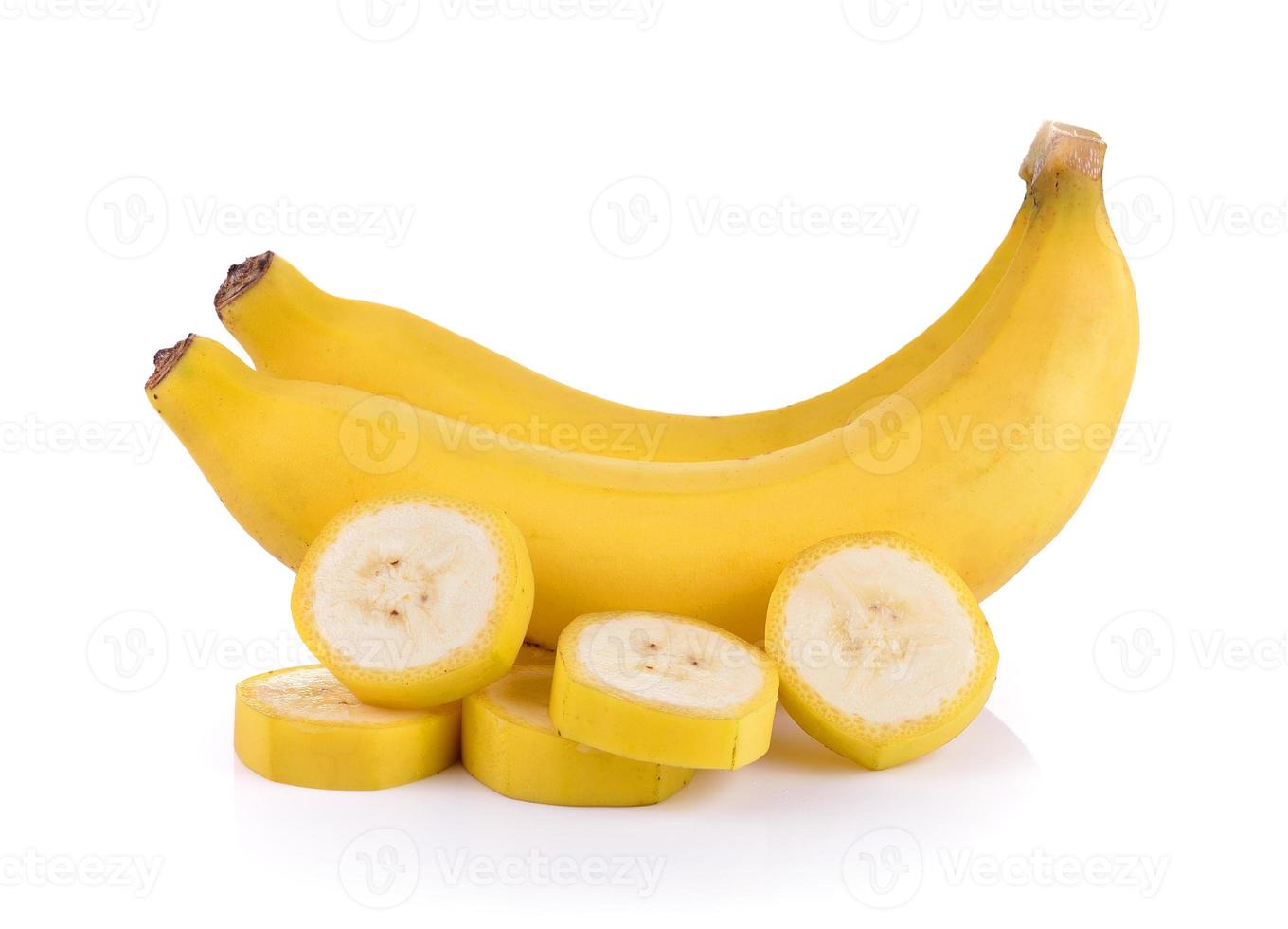 bananes sur fond blanc photo